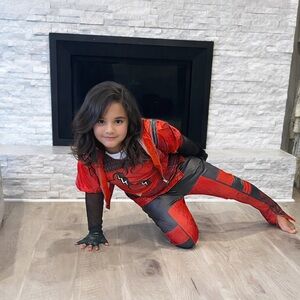 Disney Descendants Rise of Red Costume Girls Size XL (14-16)